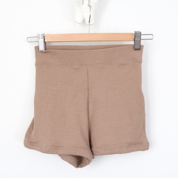 Zara Ribbed Shorts - Picture 2 of 6
